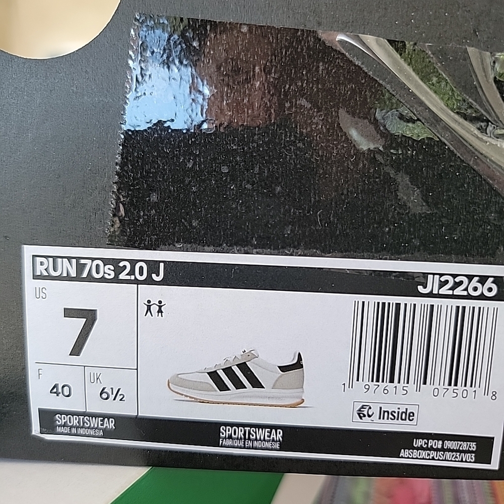 Size 7-Adidas Run 70s 2.0 Juniors     White/black/grey (JI2266) - Picture 9 of 10